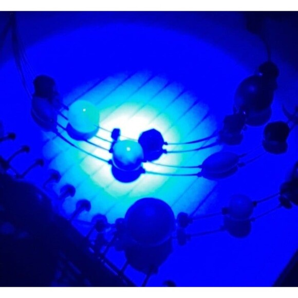 Graduated strand Pearl necklace three strands luminescent faux pearls - Picture 5 of 7